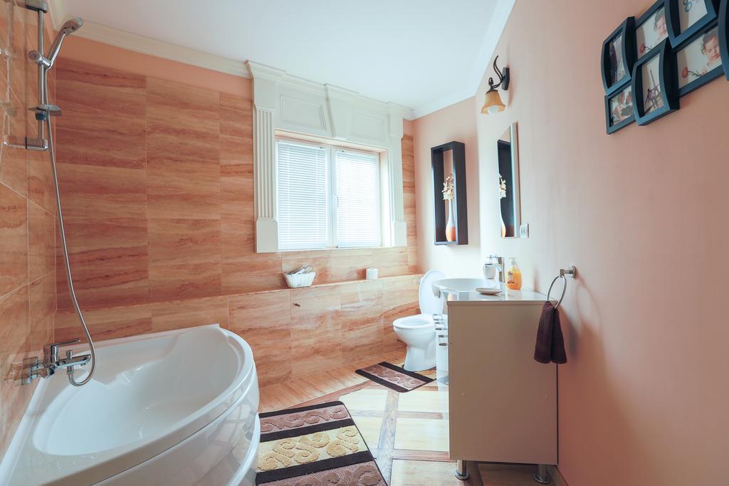 Отель Casa Iulia Хацег Номер фото
